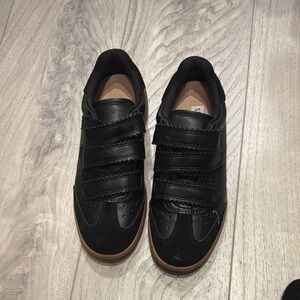 Steve Madden Black Sneakers